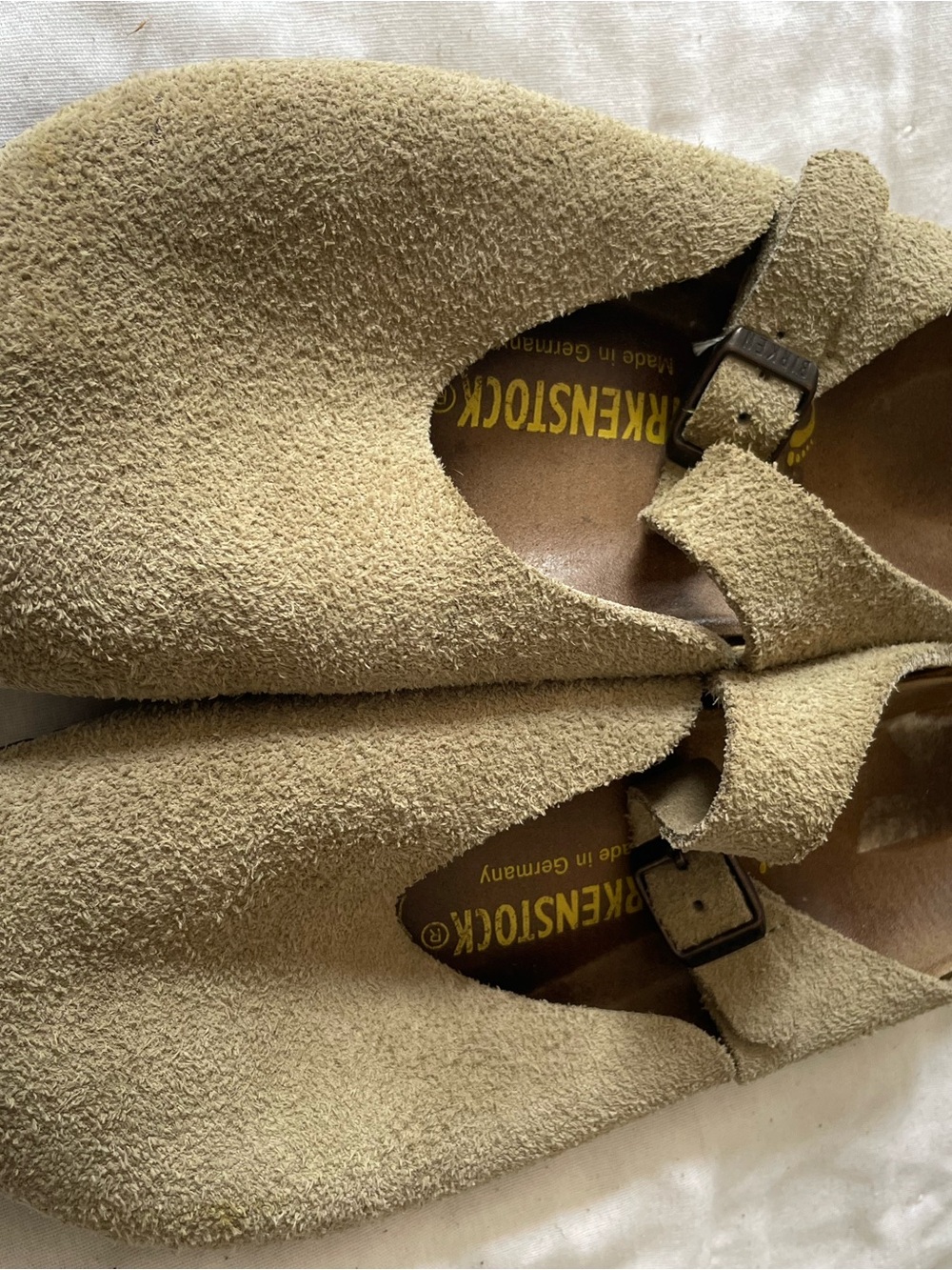 Birkenstock Women’s Suede Classic Clogs in Tan sz 39 - Picture 3 of 6